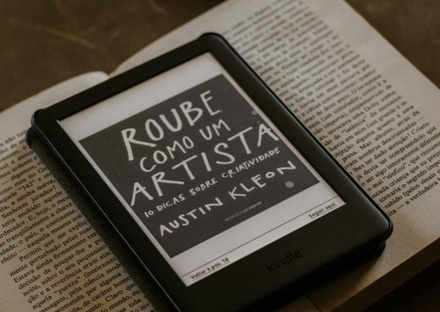Amazon Kindle Paperwhite 6 (16 GB) a Kindle Paperwhite 5 vs Signature Edition (32 GB) – porównanie modeli